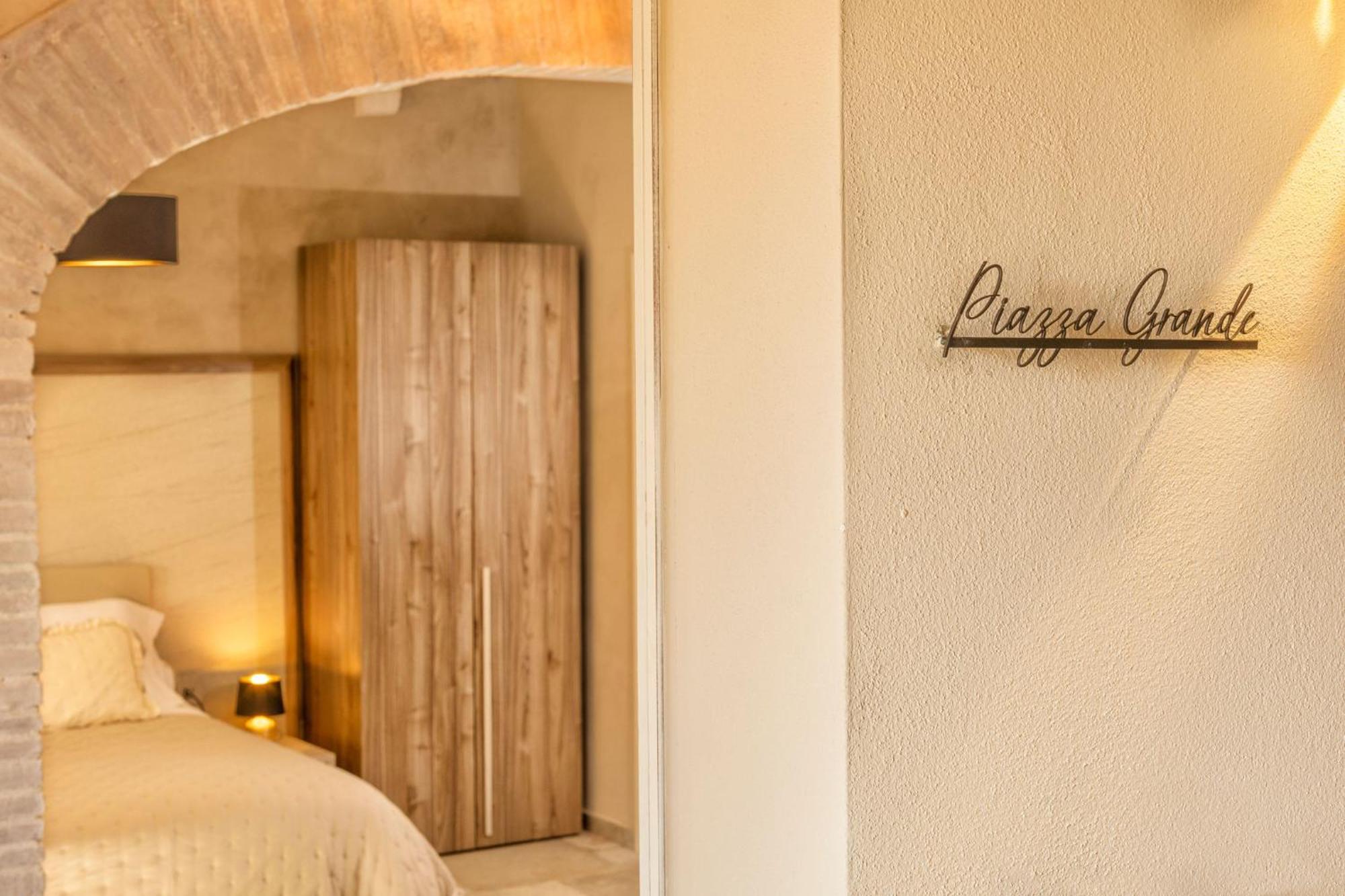 Palazzo Falcinelli Luxury In Center With Air Conditioning And Elevator Affittacamere Montepulciano Stazione