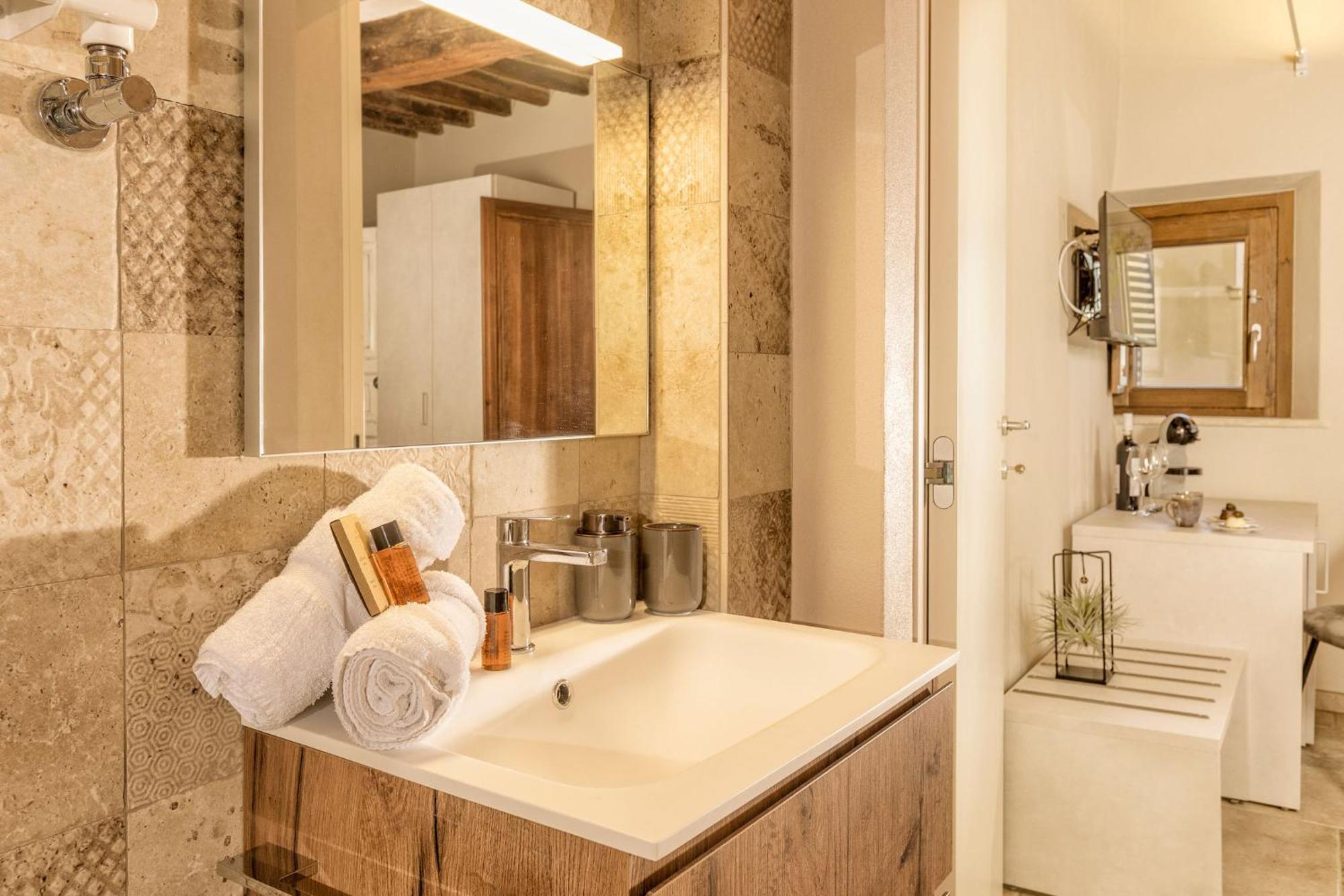 Palazzo Falcinelli Luxury In Center With Air Conditioning And Elevator *
