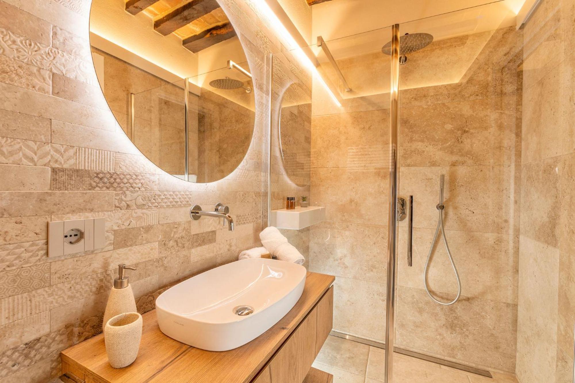 Palazzo Falcinelli Luxury In Center With Air Conditioning And Elevator