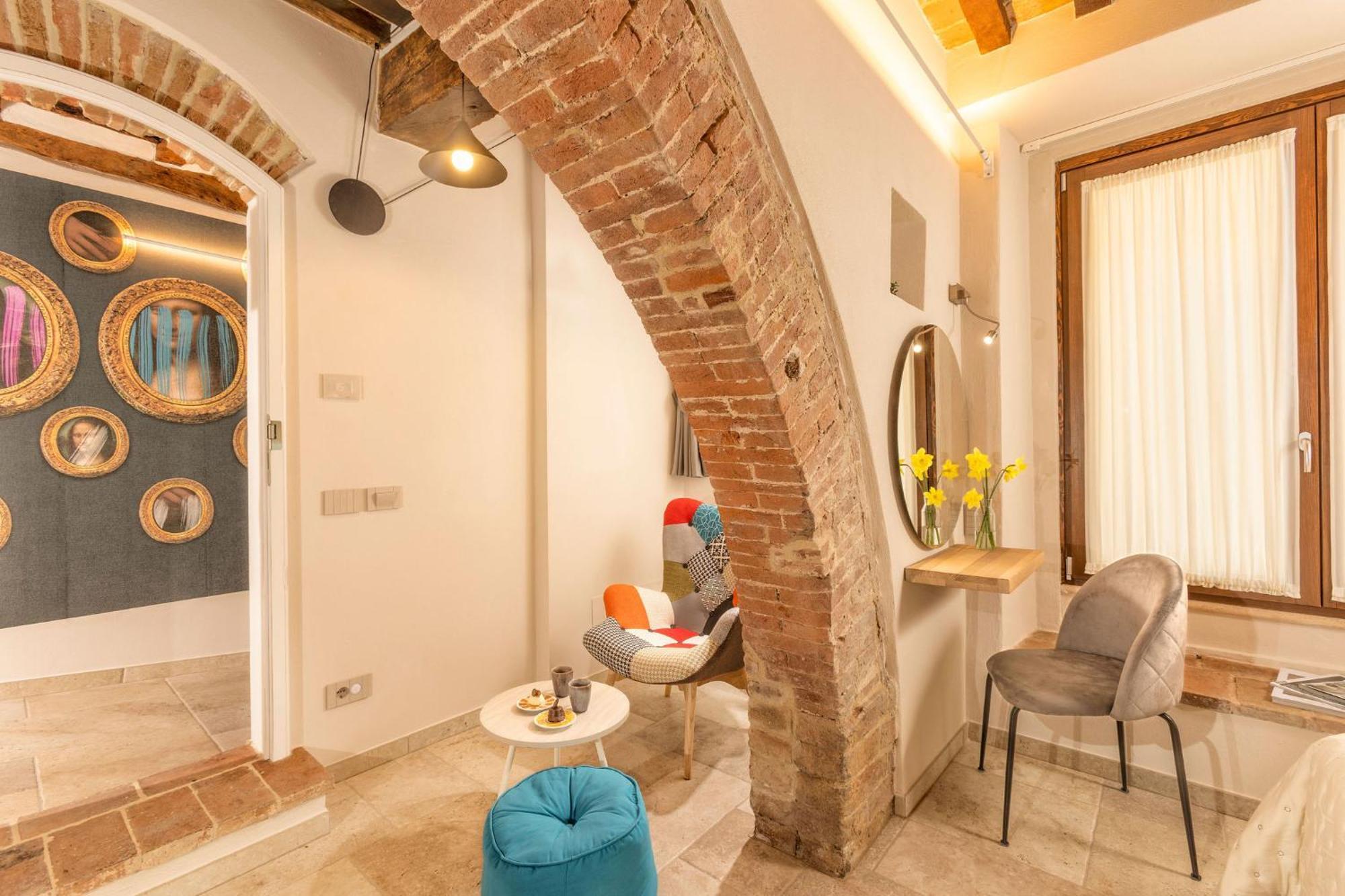 Palazzo Falcinelli Luxury In Center With Air Conditioning And Elevator Affittacamere *