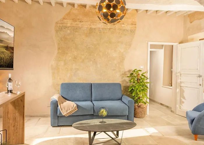 Palazzo Falcinelli Luxury Room In Montepulciano Center With Air Conditioning And Elevator