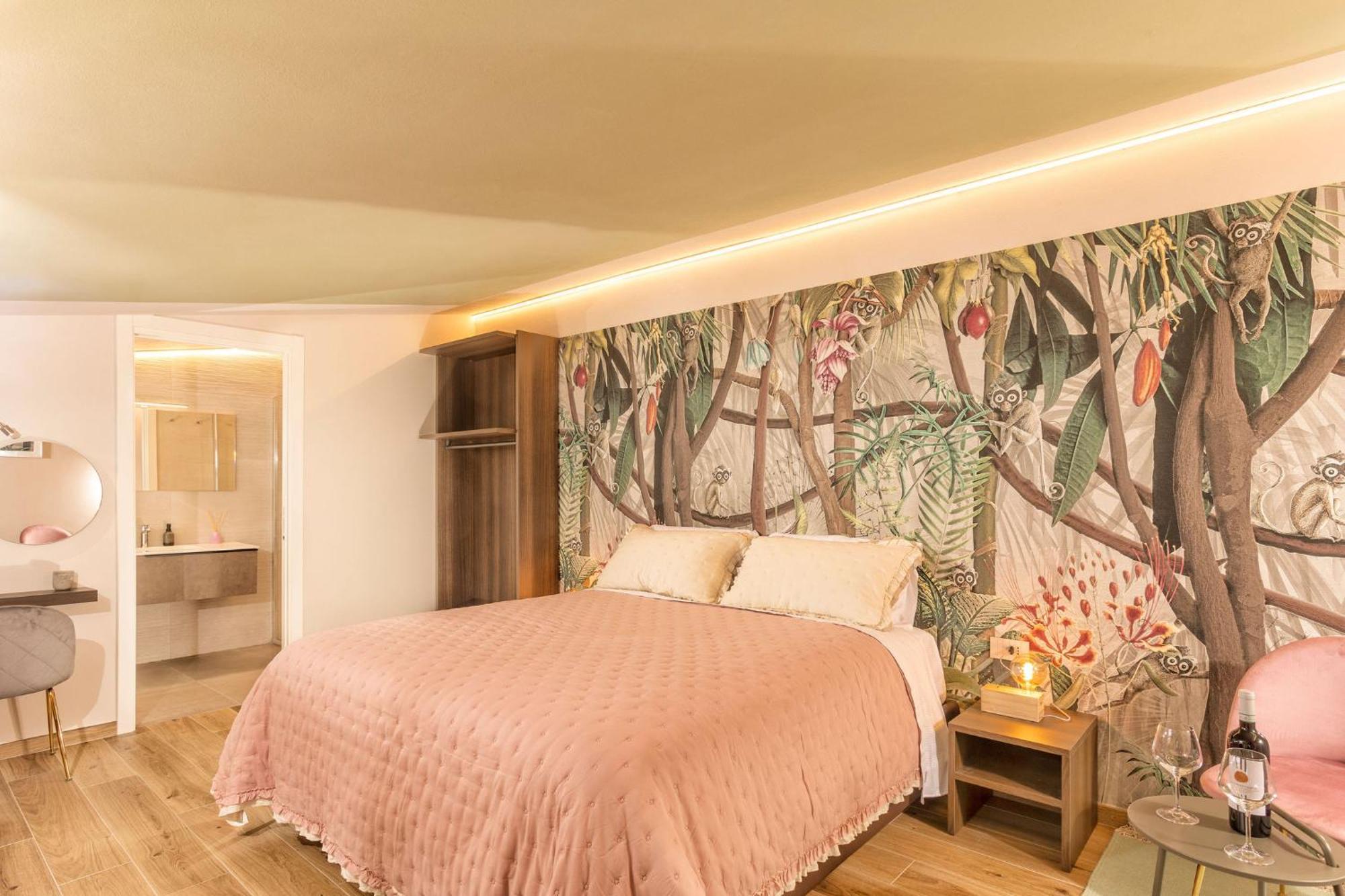 Guest house Palazzo Falcinelli Luxury In Center With Air Conditioning And Elevator