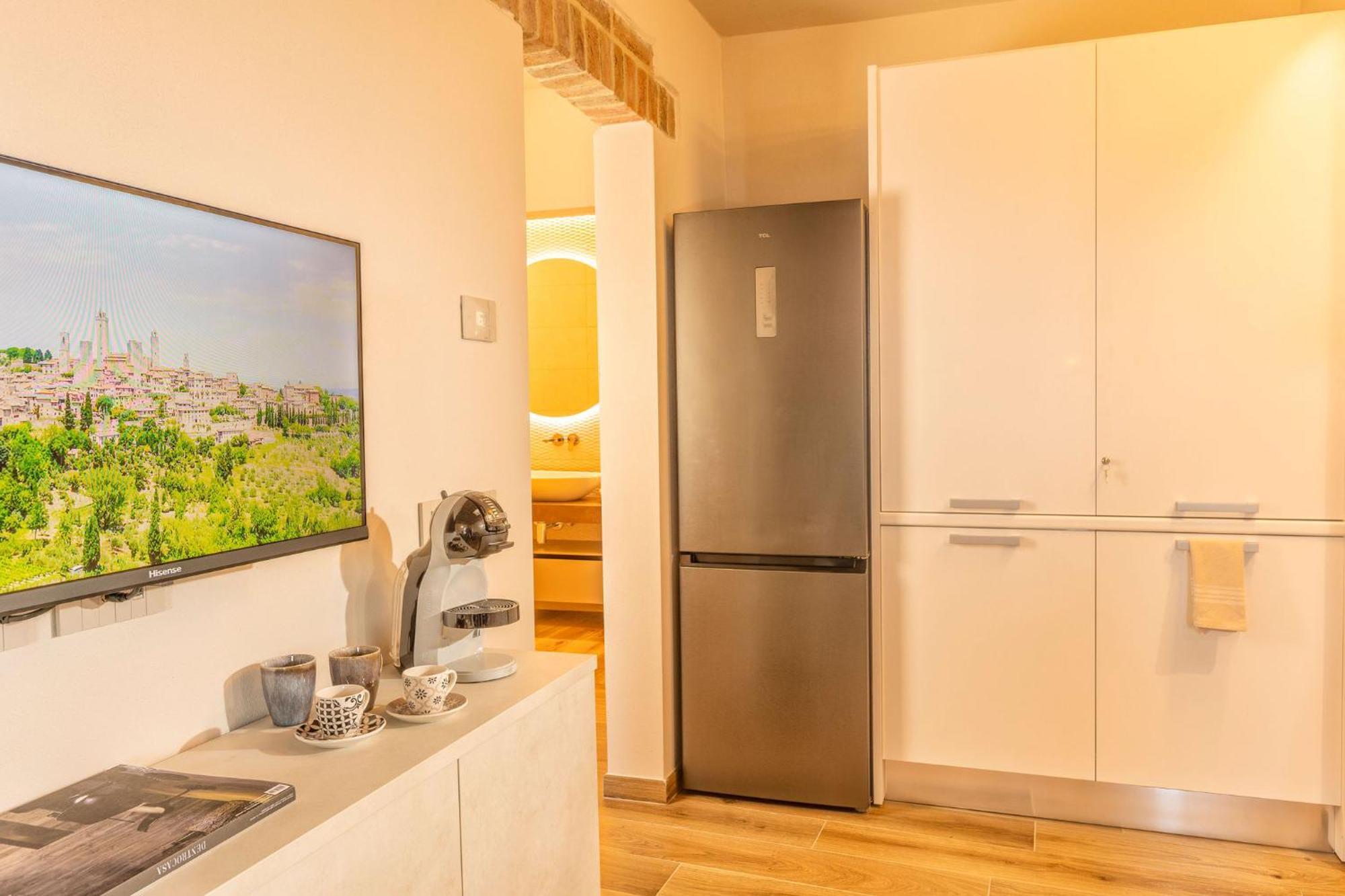 Palazzo Falcinelli Luxury In Center With Air Conditioning And Elevator Guest house