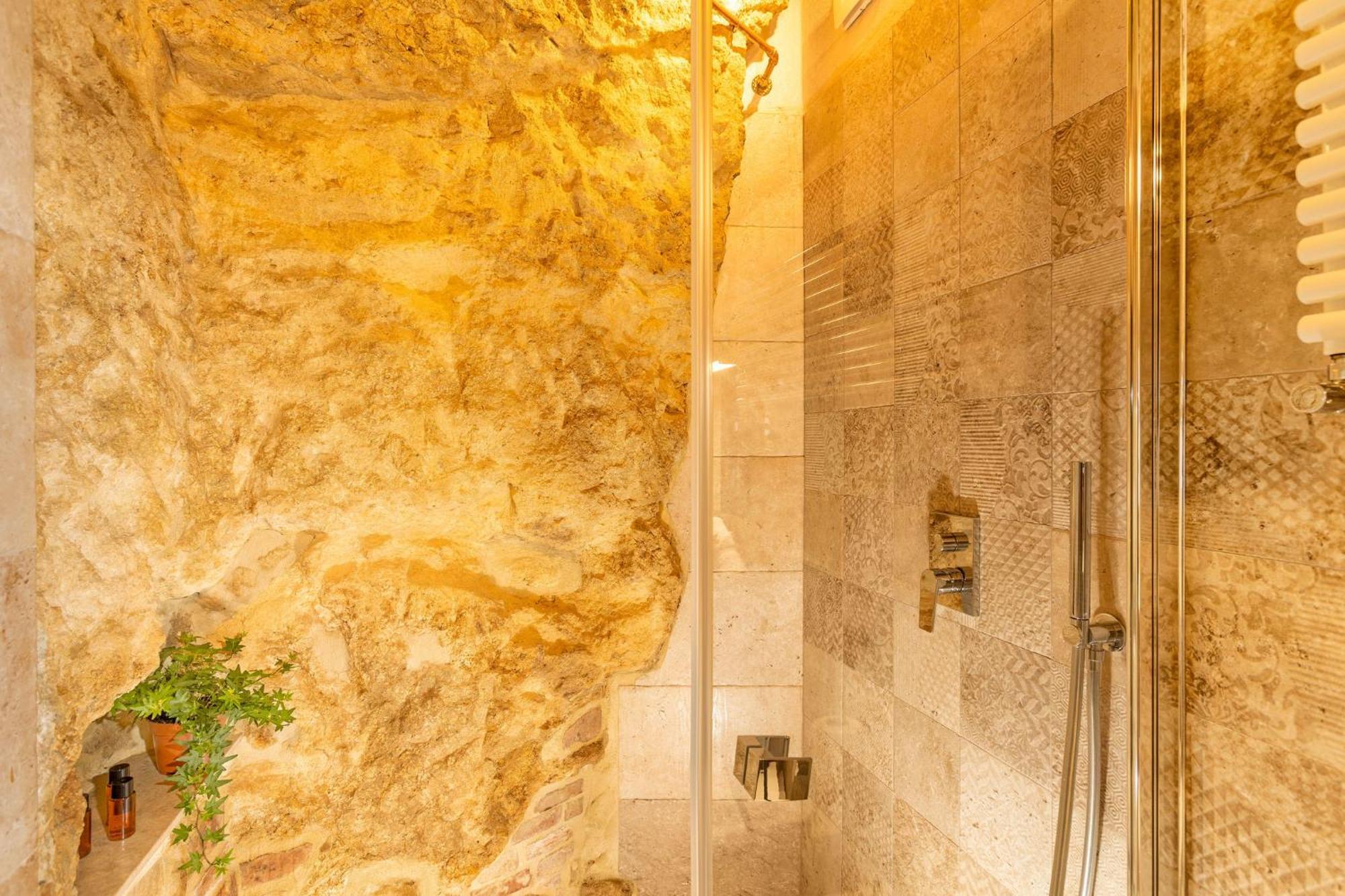 Palazzo Falcinelli Luxury In Center With Air Conditioning And Elevator Guest house Montepulciano