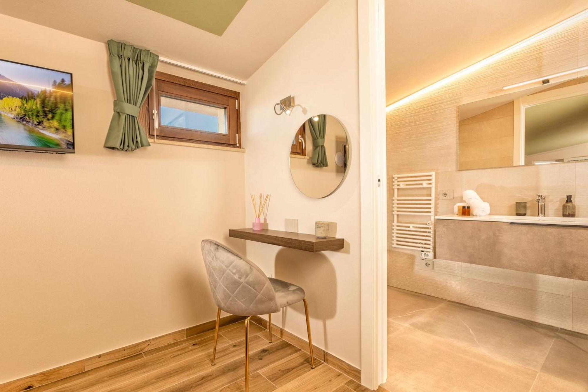 Palazzo Falcinelli Luxury In Center With Air Conditioning And Elevator